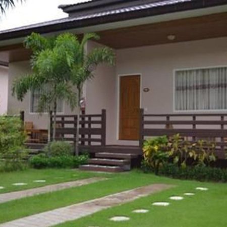 Famous Hotel Bago Bagian luar foto