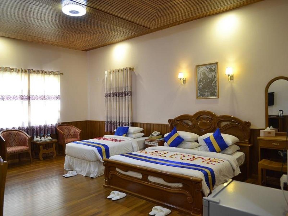Famous Hotel Bago Bagian luar foto