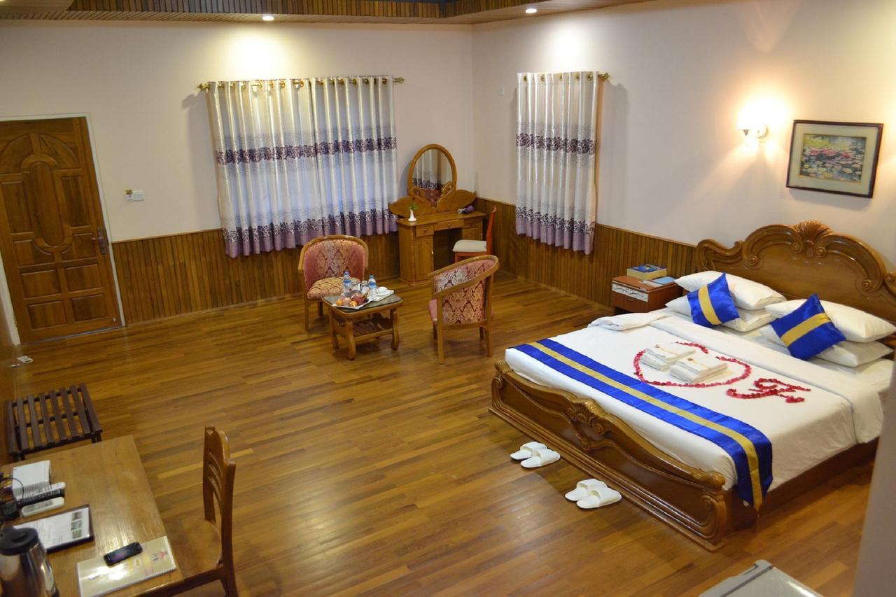 Famous Hotel Bago Bagian luar foto