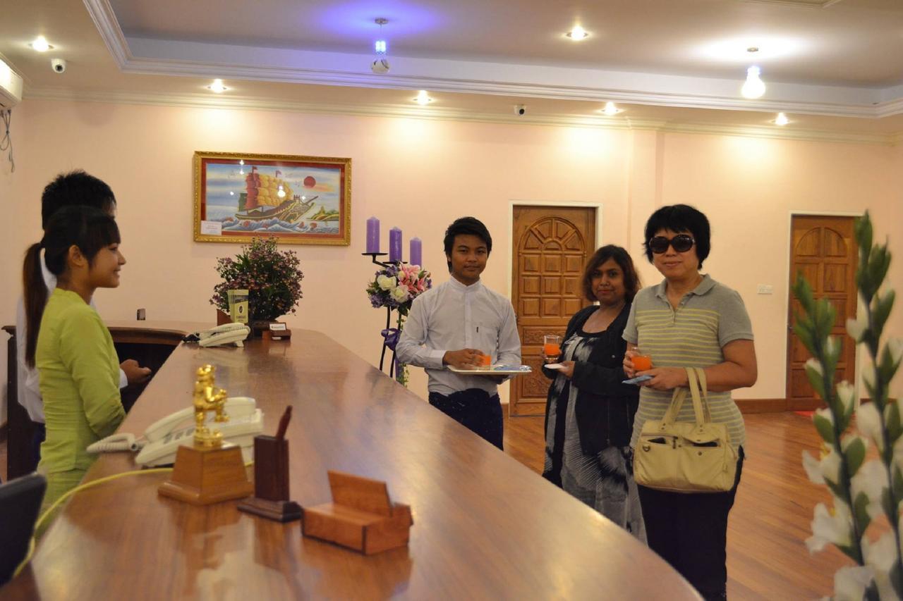 Famous Hotel Bago Bagian luar foto