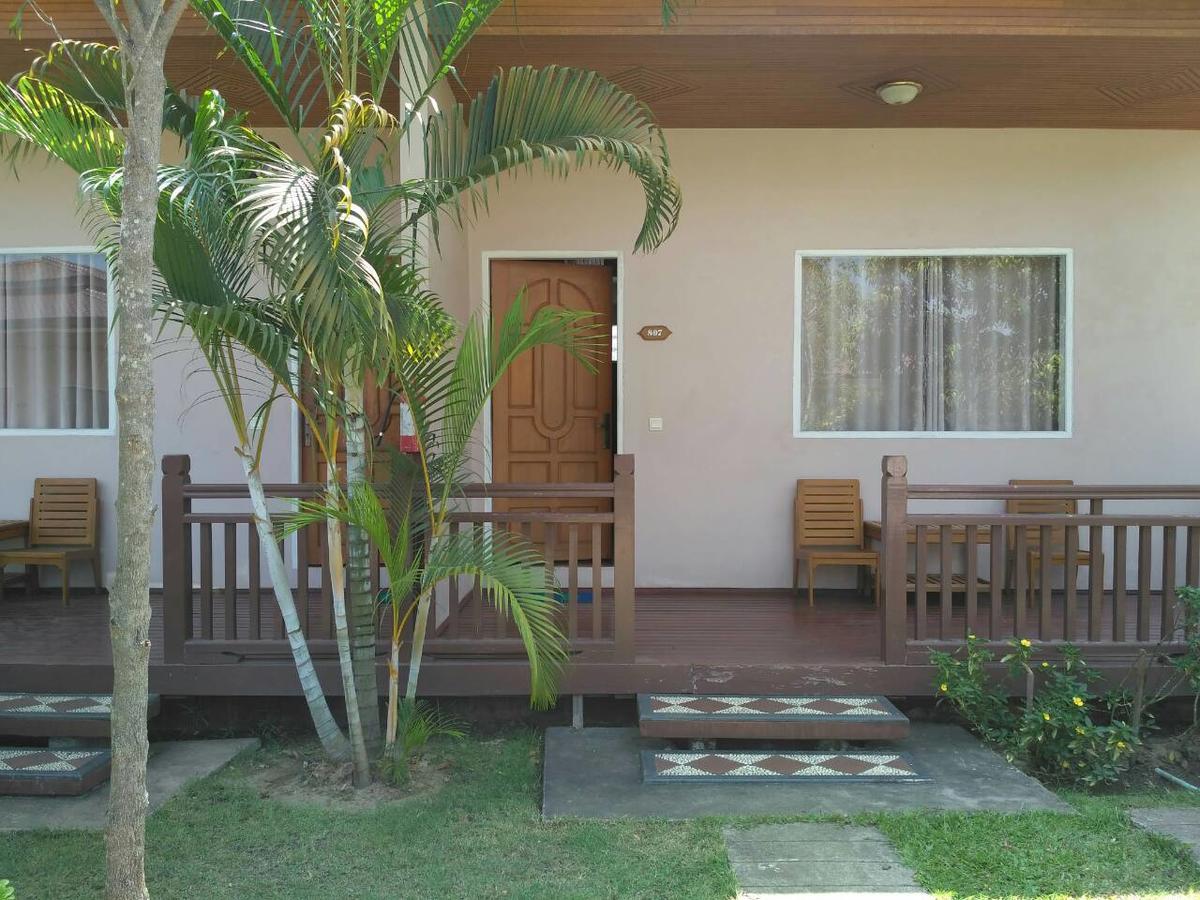 Famous Hotel Bago Bagian luar foto
