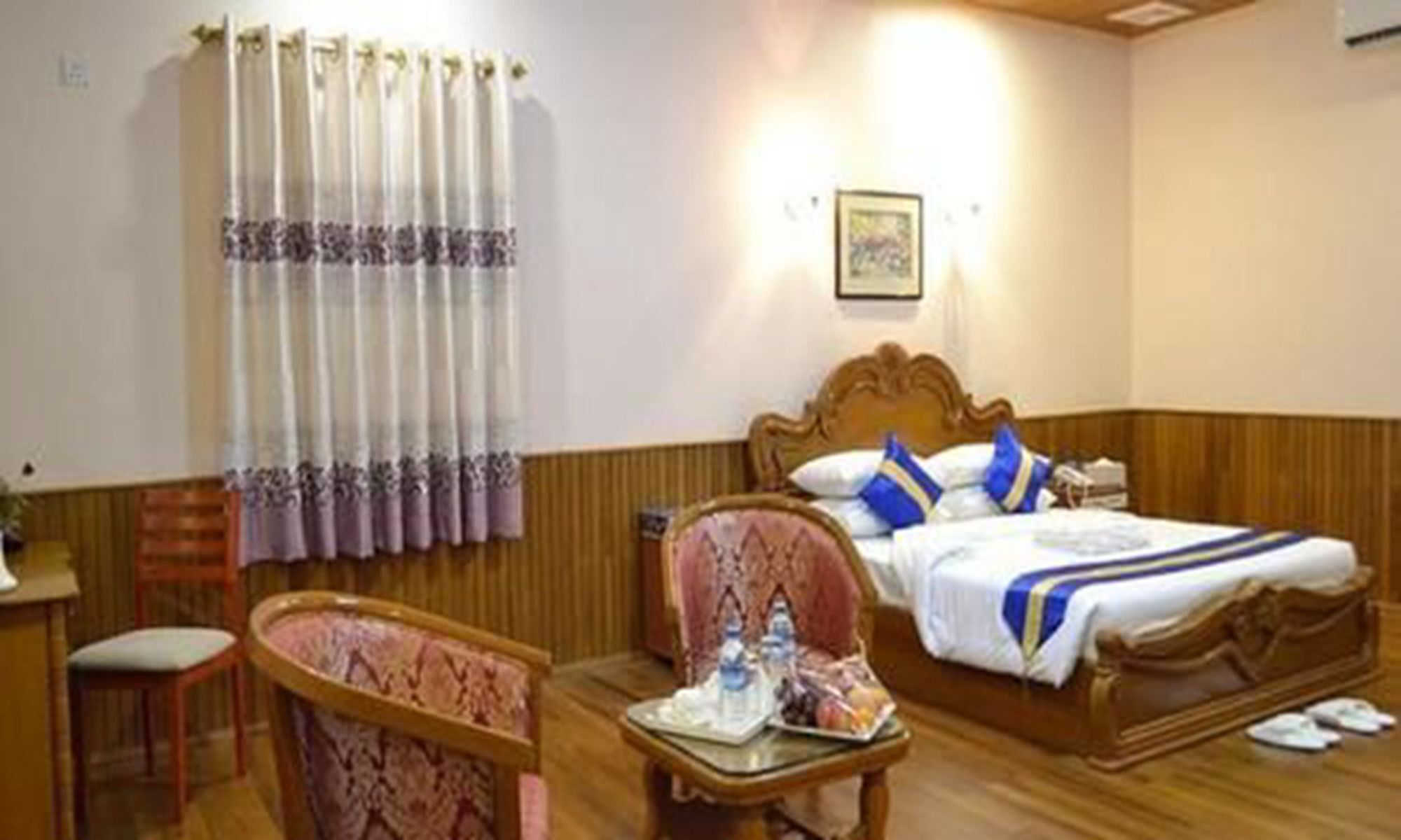 Famous Hotel Bago Bagian luar foto